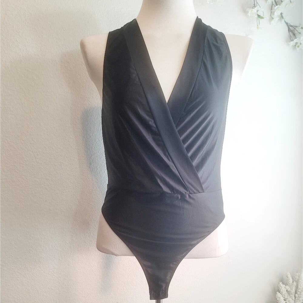 GENTLE FAWN Intimate Black Surplice Bodysuit Sleeveless Modern Professional M - Picture 7 of 16